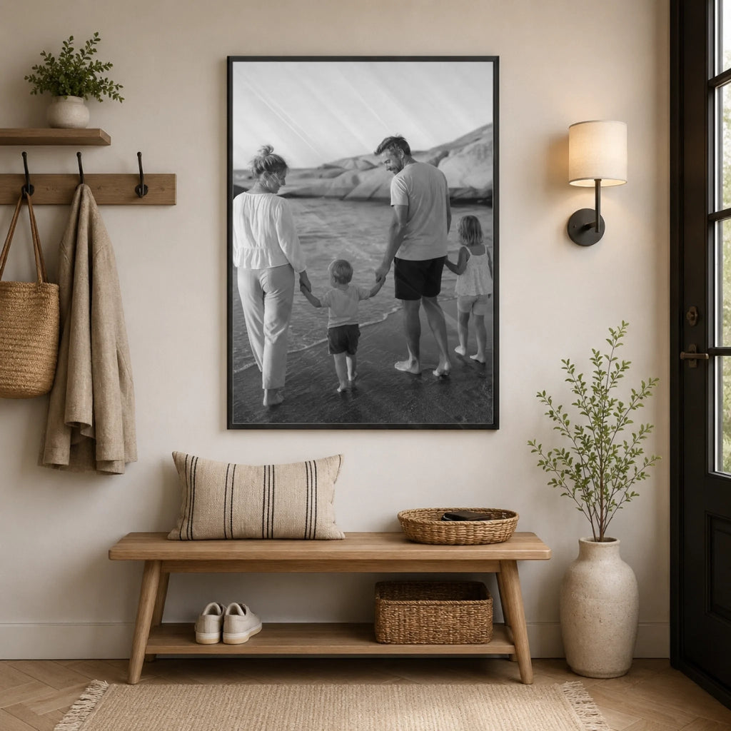 Svartvit fotoposter med eget foto – Ett Ögonblick, i hallen – bild 2