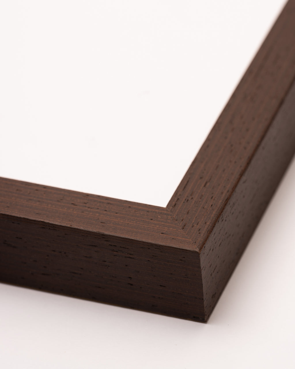 Mörk Valnöt Träram – Premium